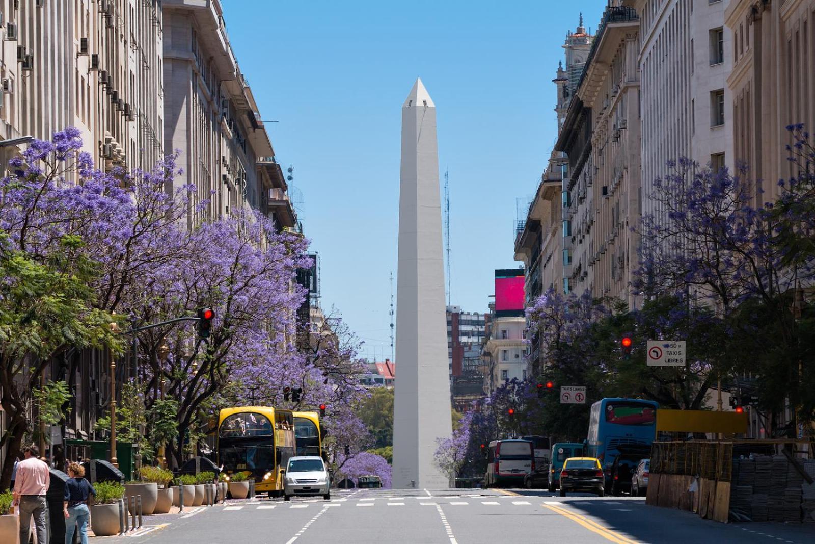 Reina Obelisco, Apartment *